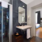 Farnese Design Bed & Breakfast 4*
