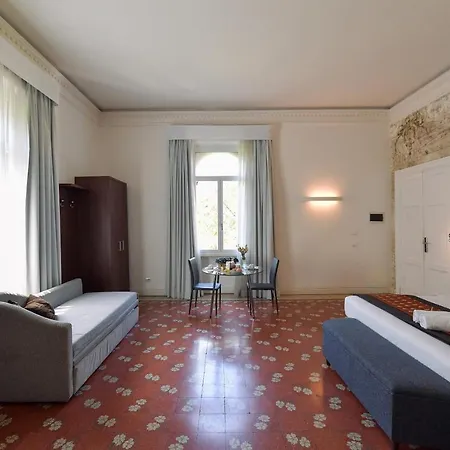 Farnese Design Bed & Breakfast 4*