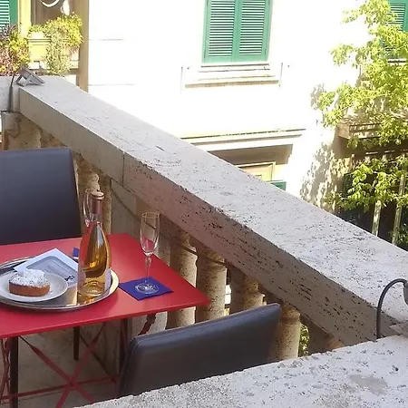לינה וארוחת בוקר Farnese Design