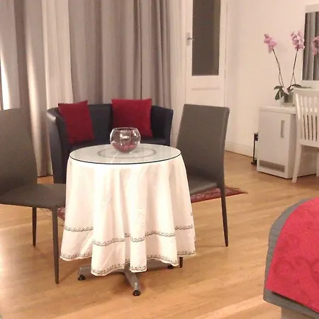 Farnese Design לינה וארוחת בוקר 2*